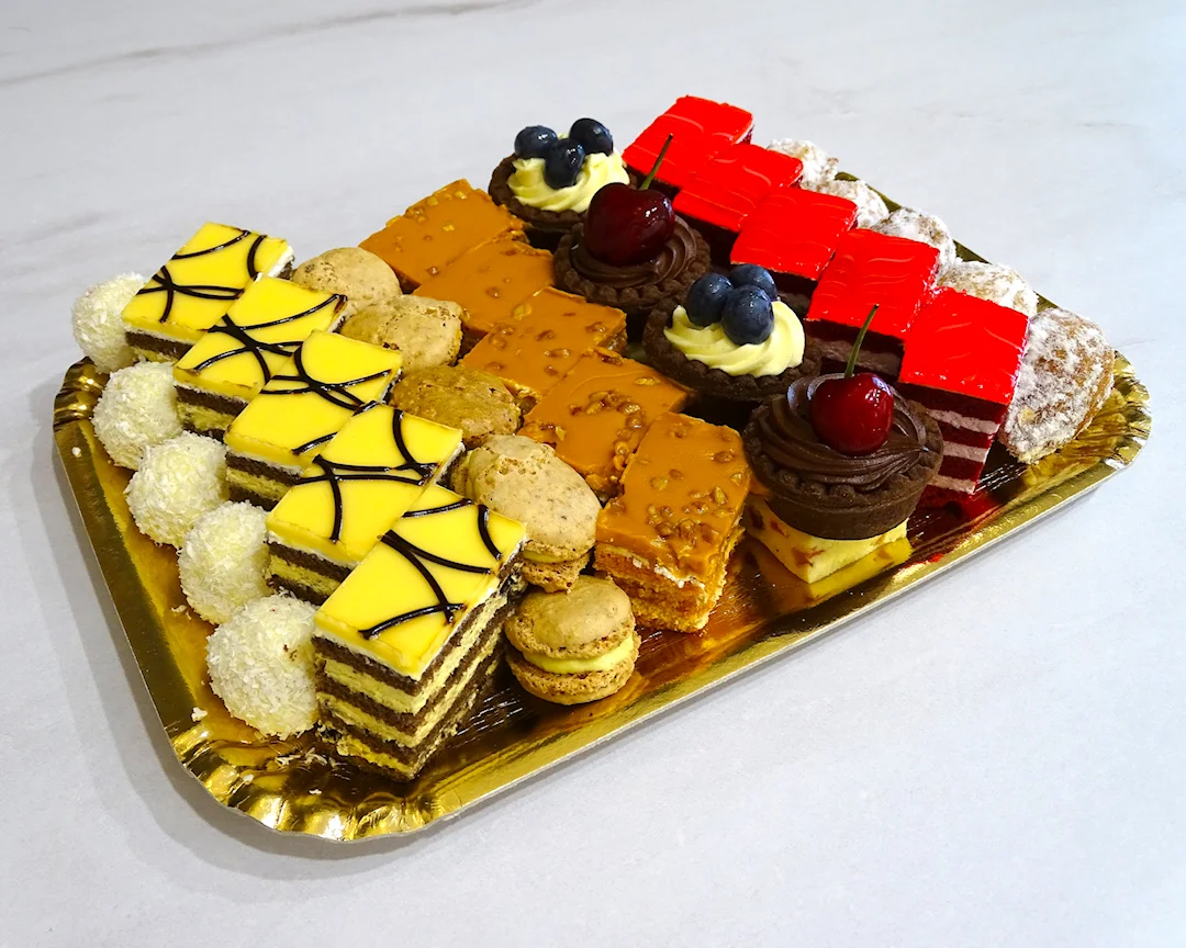 Platou prăjituri asortate - imagine 3